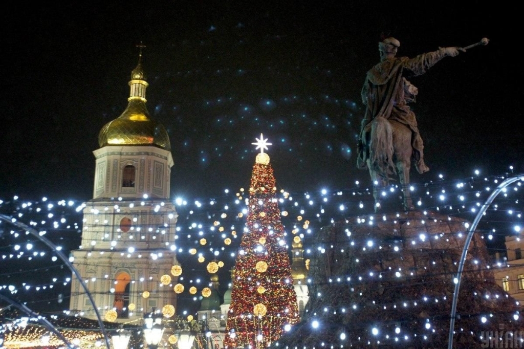 Казкові герої та різдвяне диво: чим дивують святкові містечка Києва цього року 22 Казкові герої та різдвяне диво: чим дивують святкові містечка Києва цього року
