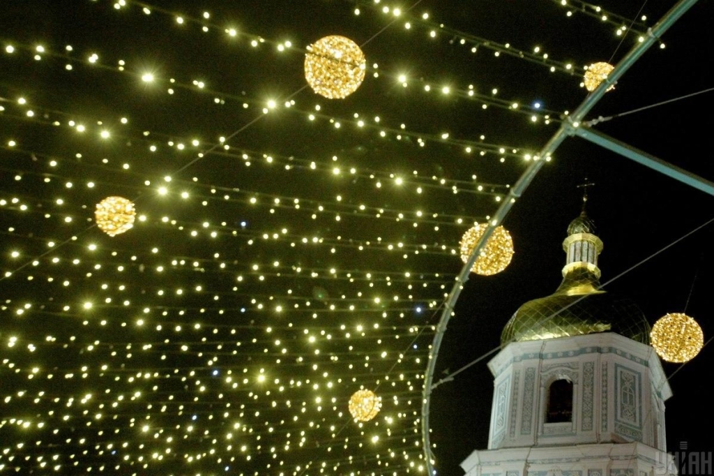 Казкові герої та різдвяне диво: чим дивують святкові містечка Києва цього року 10 Казкові герої та різдвяне диво: чим дивують святкові містечка Києва цього року