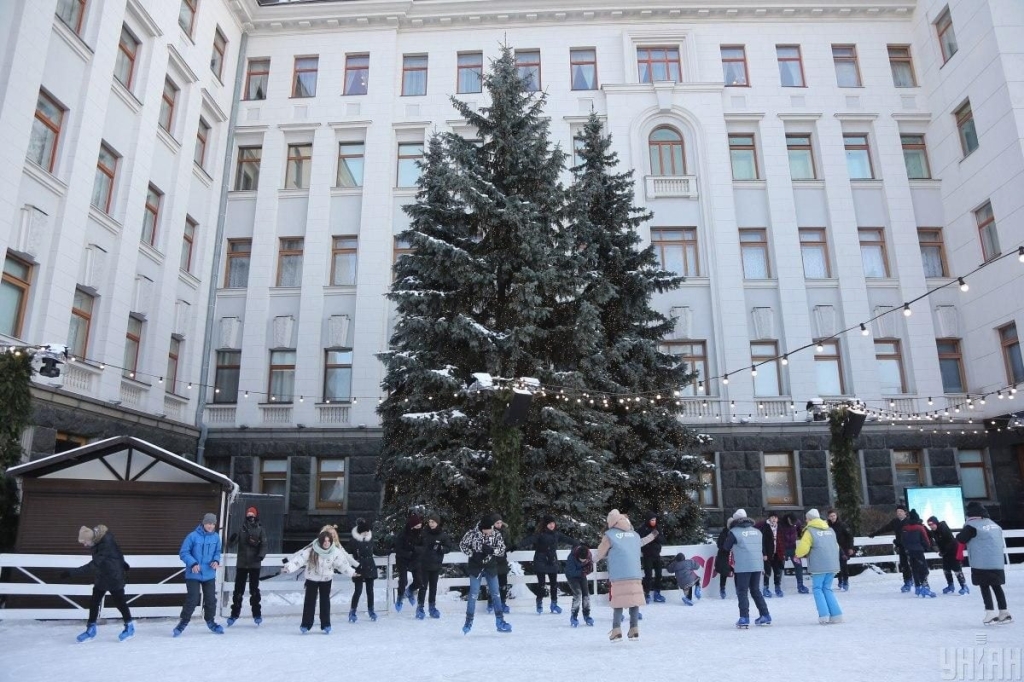 Казкові герої та різдвяне диво: чим дивують святкові містечка Києва цього року 41 Казкові герої та різдвяне диво: чим дивують святкові містечка Києва цього року