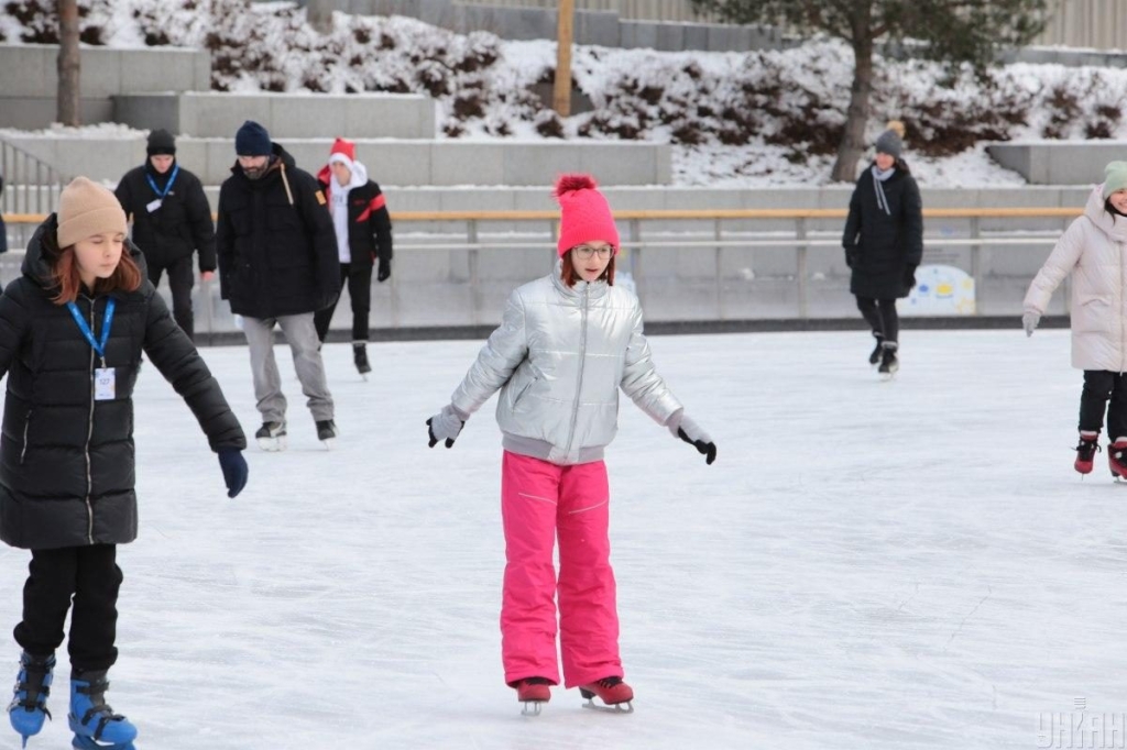 Казкові герої та різдвяне диво: чим дивують святкові містечка Києва цього року 59 Казкові герої та різдвяне диво: чим дивують святкові містечка Києва цього року