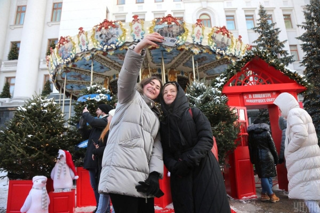 Казкові герої та різдвяне диво: чим дивують святкові містечка Києва цього року 47 Казкові герої та різдвяне диво: чим дивують святкові містечка Києва цього року