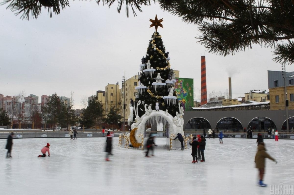 Казкові герої та різдвяне диво: чим дивують святкові містечка Києва цього року 51 Казкові герої та різдвяне диво: чим дивують святкові містечка Києва цього року