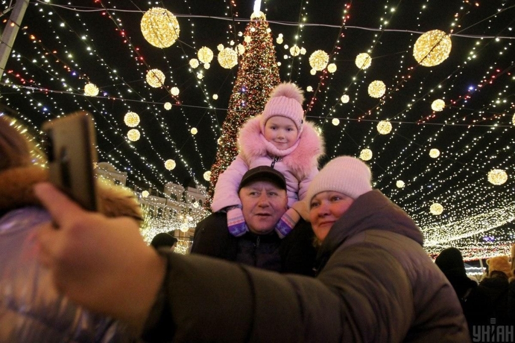 Казкові герої та різдвяне диво: чим дивують святкові містечка Києва цього року 8 Казкові герої та різдвяне диво: чим дивують святкові містечка Києва цього року