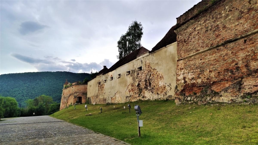 Коли лінь їхати до Дракули: атмосферний замок у румунському Брашові 2 Коли лінь їхати до Дракули: атмосферний замок у румунському Брашові