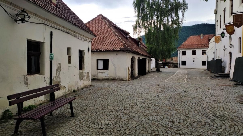 Коли лінь їхати до Дракули: атмосферний замок у румунському Брашові 11 Коли лінь їхати до Дракули: атмосферний замок у румунському Брашові