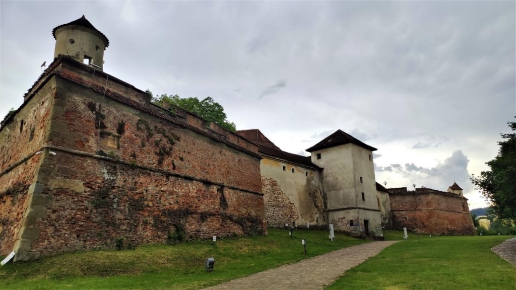 Коли лінь їхати до Дракули: атмосферний замок у румунському Брашові 3 Коли лінь їхати до Дракули: атмосферний замок у румунському Брашові