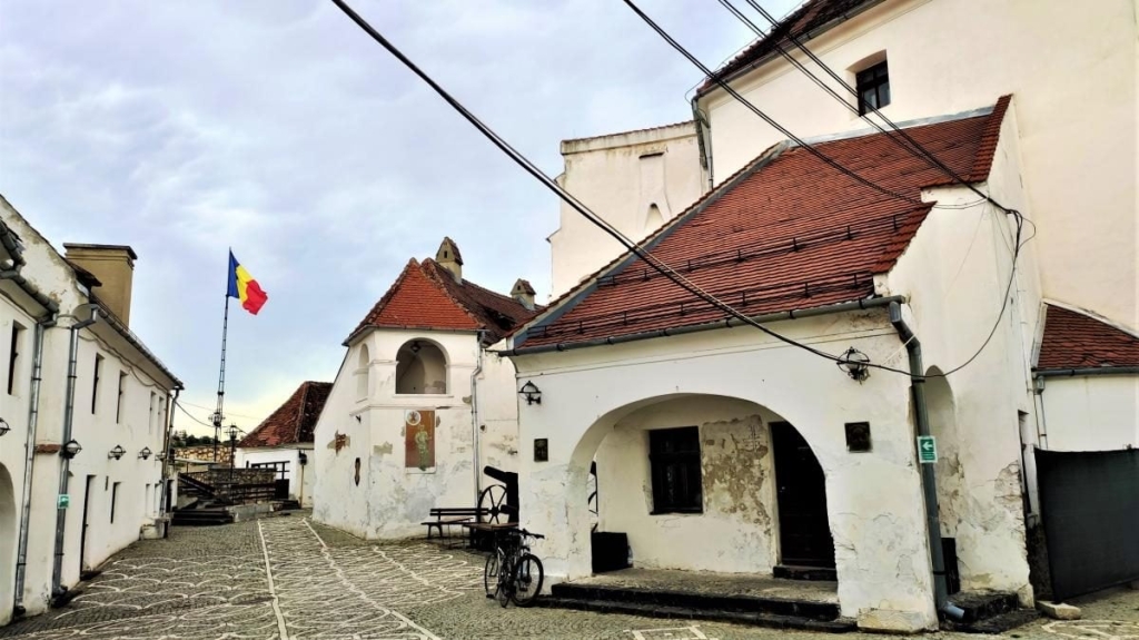 Коли лінь їхати до Дракули: атмосферний замок у румунському Брашові 6 Коли лінь їхати до Дракули: атмосферний замок у румунському Брашові