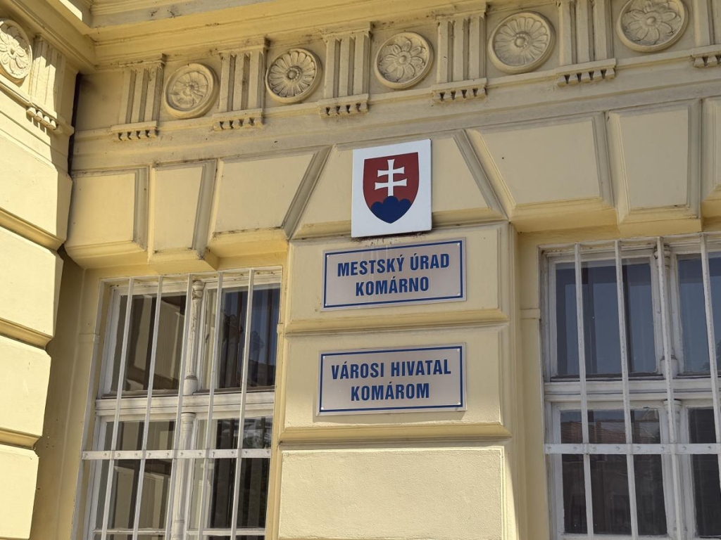 Комарно: затишне містечко на кордоні двох держав-сусідок України 23 З Комарно можна потрапити до Угорщини через міст / фото Наталія Петерварі