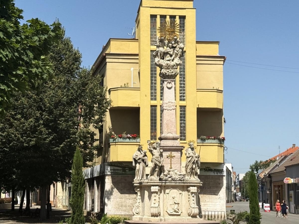 Комарно: затишне містечко на кордоні двох держав-сусідок України 13 Комарно: затишне містечко на кордоні двох держав-сусідок України