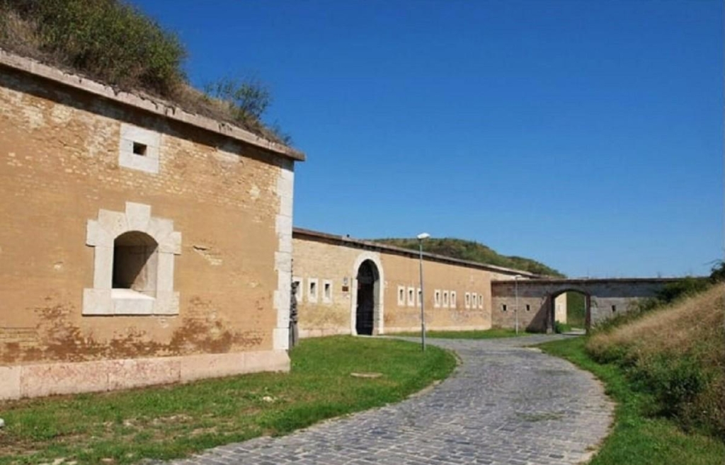 Комарно: затишне містечко на кордоні двох держав-сусідок України 29 Бастіони в Комарно / фото slovakia.travel