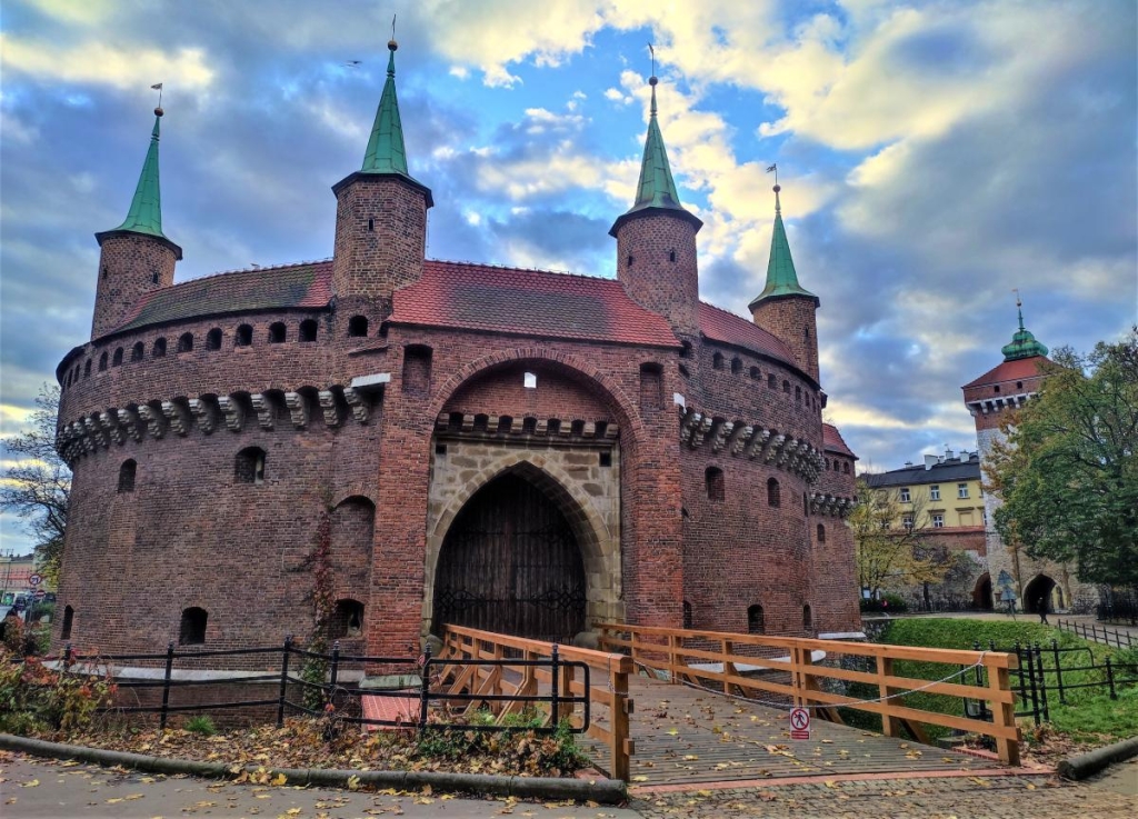 Краків як авіаційні ворота для українців: зручність плюс краса 5 Краківський барбакан / фото Марина Григоренко