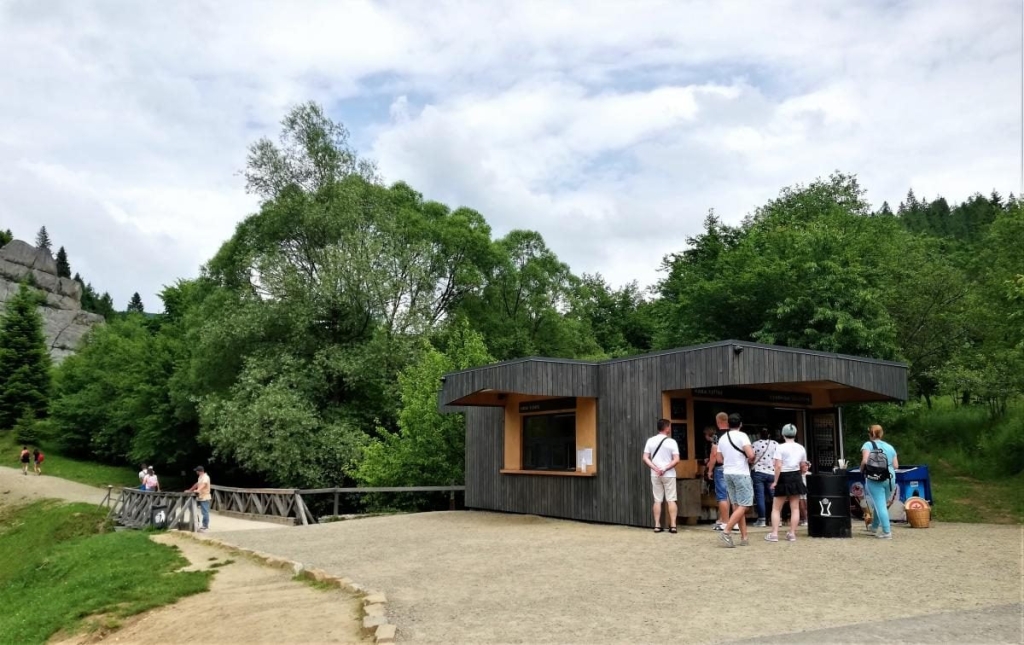 Львівщина для активних туристів: ідеї для піших походів у гори – Тустань, Східниця, Орів 5 Львівщина для активних туристів: ідеї для піших походів у гори – Тустань, Східниця, Орів