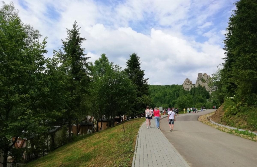 Львівщина для активних туристів: ідеї для піших походів у гори – Тустань, Східниця, Орів 16 Львівщина для активних туристів: ідеї для піших походів у гори – Тустань, Східниця, Орів