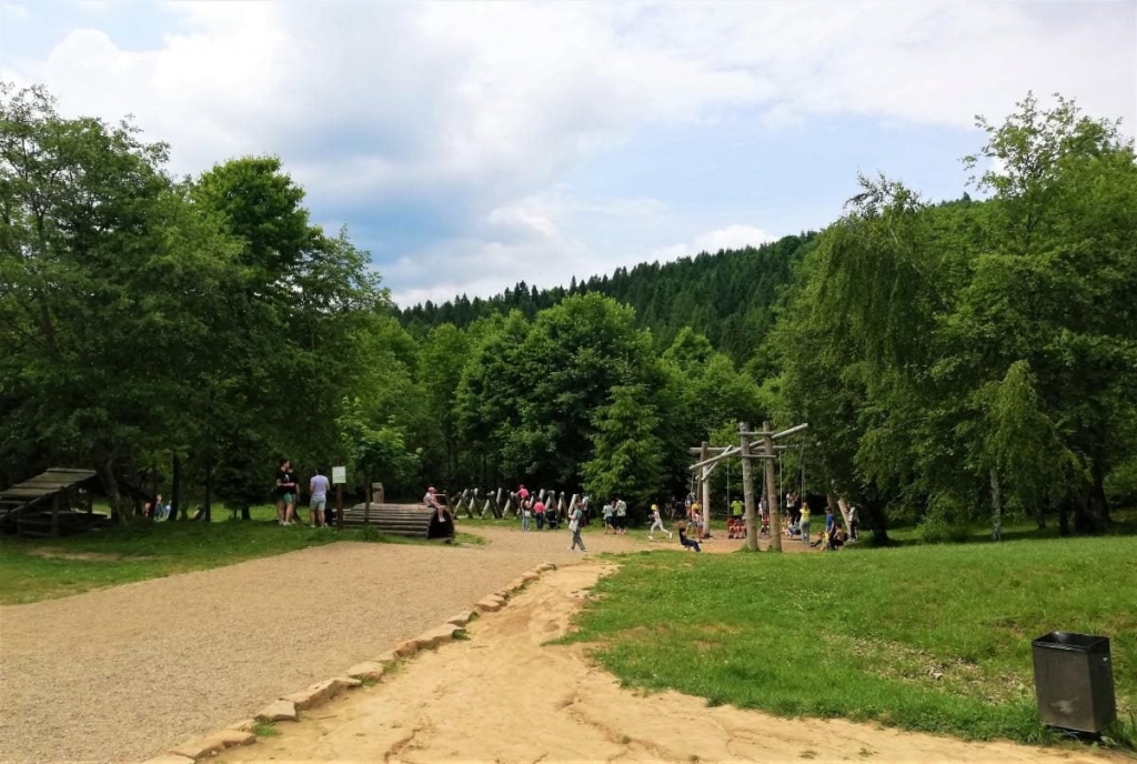 Львівщина для активних туристів: ідеї для піших походів у гори – Тустань, Східниця, Орів 4 Львівщина для активних туристів: ідеї для піших походів у гори – Тустань, Східниця, Орів