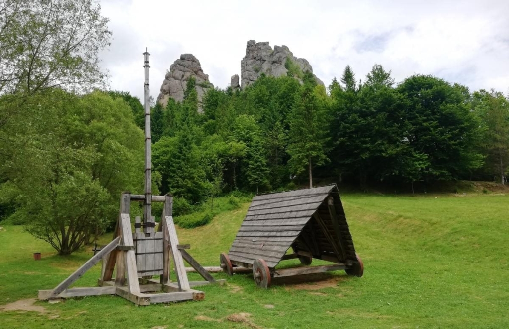 Львівщина для активних туристів: ідеї для піших походів у гори – Тустань, Східниця, Орів 11 Львівщина для активних туристів: ідеї для піших походів у гори – Тустань, Східниця, Орів