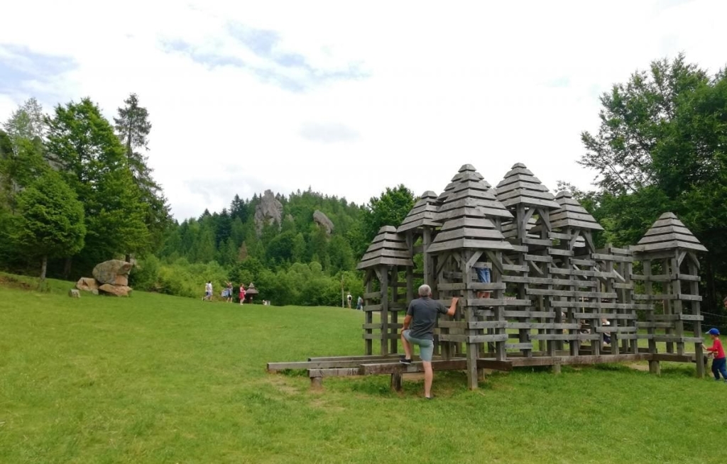 Львівщина для активних туристів: ідеї для піших походів у гори – Тустань, Східниця, Орів 12 Львівщина для активних туристів: ідеї для піших походів у гори – Тустань, Східниця, Орів