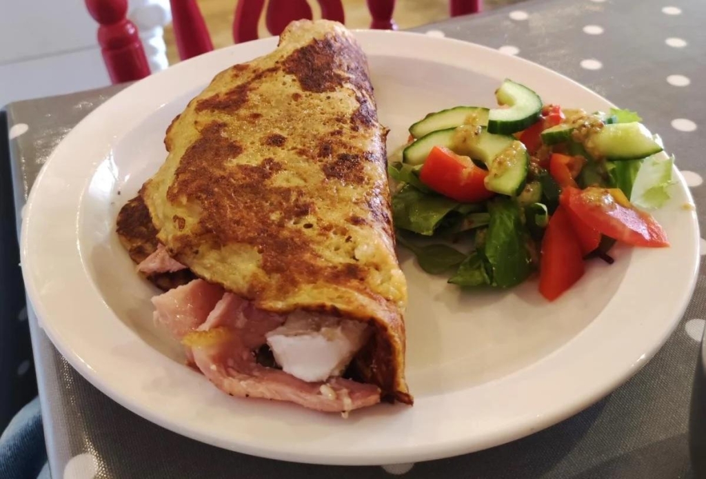 Маленька Ірландія: ідеалістичне містечко Вестпорт посеред дивовижної природи 2 Картопляні оладки боксті у кафе Christy's Harvest / фото Марина Григоренко