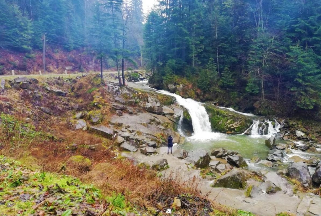 Мальовничі каньйони України: п'ять ідей для осінніх подорожей на природу 8 Водоспад Кам'янка біля Сколе / фото Марина Григоренко