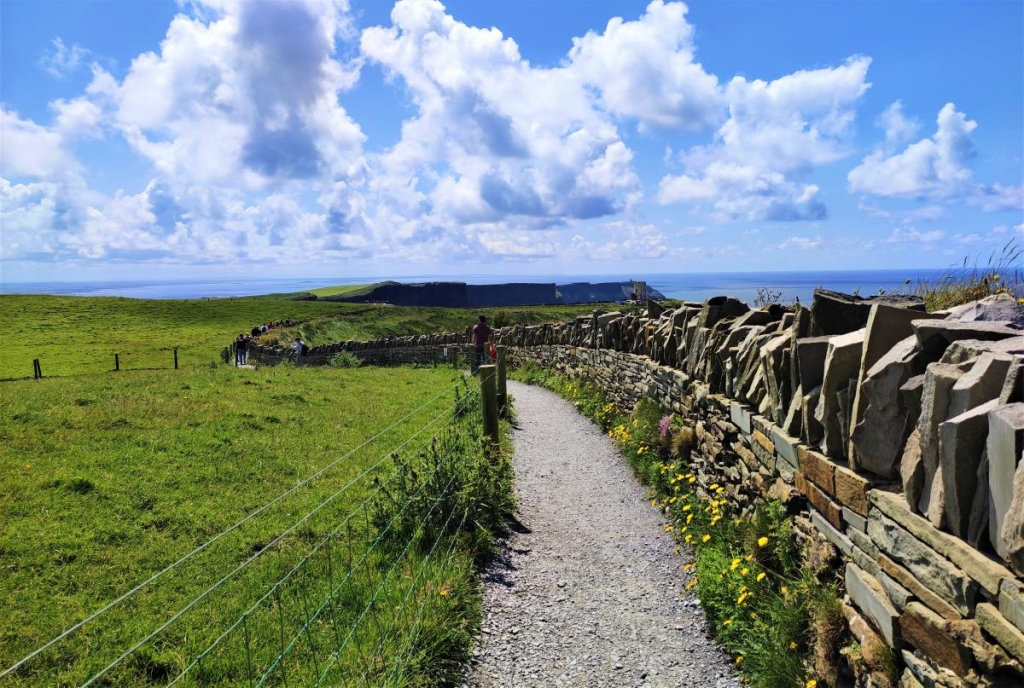Мальовничі скелі Могер, або Ірландія "як в кіно" 1 На заході Ірландії неймовірно красива берегова лінія / фото Марина Григоренко