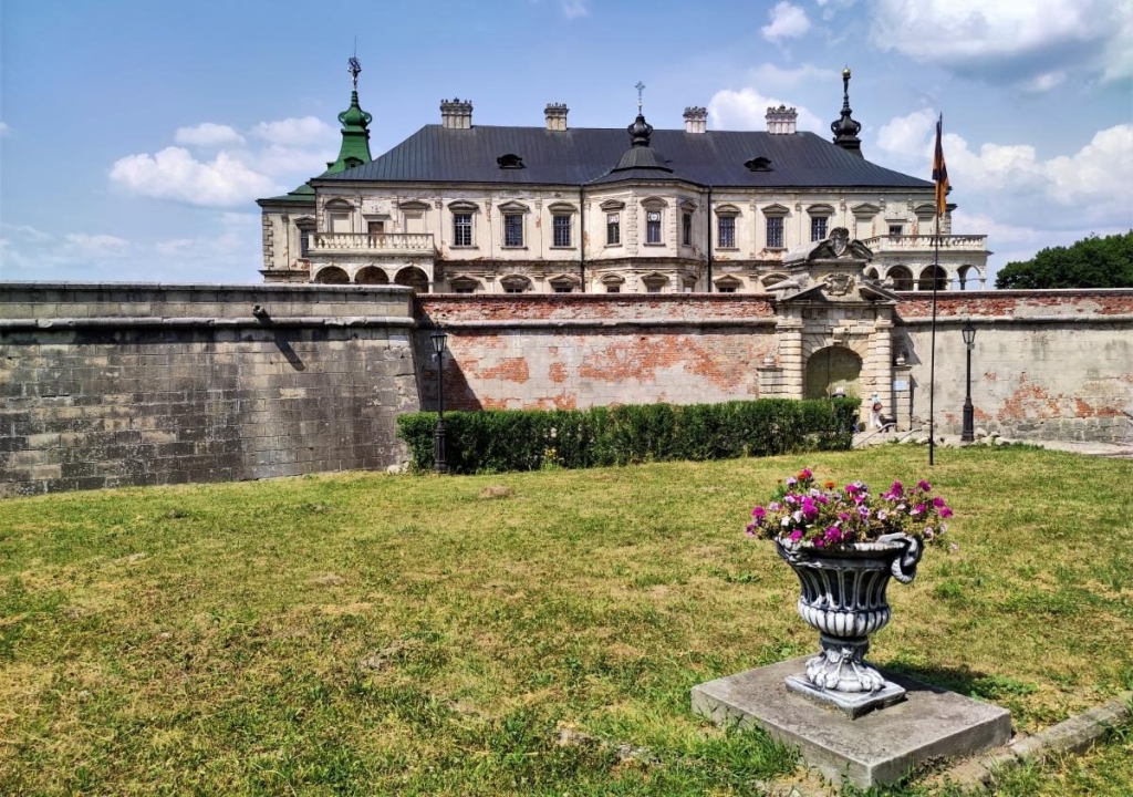 Таємниче місце Фото таємничого місця в Україні для святкування Геловіну та містичного туризму