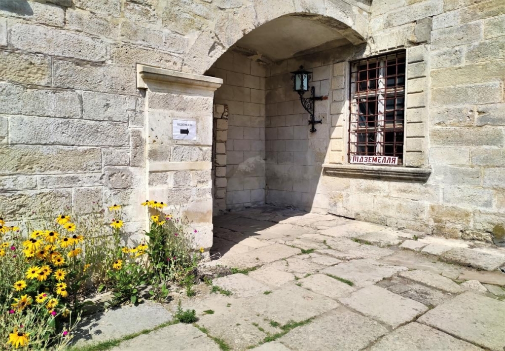 Замки з привидами Українські замки з привидами: Ідеальний вибір для Геловіну 2026.