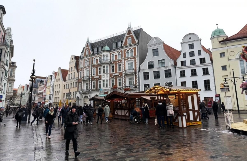 Море, замки та… черевички з цегли: чим цікаве німецьке місто Росток 16 Різдвяний Росток / фото Наталії Петерварі