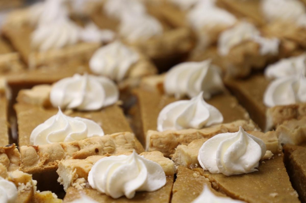 На будь-який смак: названо найкращі страви та напої у Швейцарії 4 Бізе та вершки можна скуштувати в Грюйєрі / фото pixabay.com