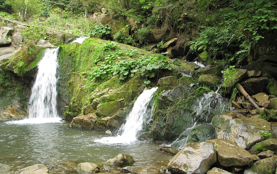 Найкрасивіші водоспади Карпат, які варто побачити власними очима Найкрасивіші водоспади Карпат, які варто побачити власними очима 4