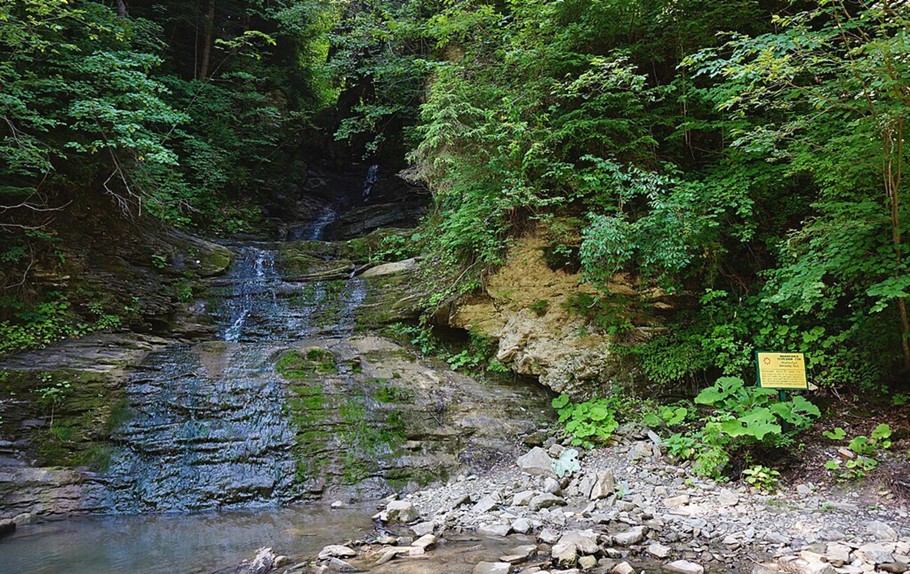 Найкрасивіші водоспади Карпат, які варто побачити власними очима Найкрасивіші водоспади Карпат, які варто побачити власними очима 7