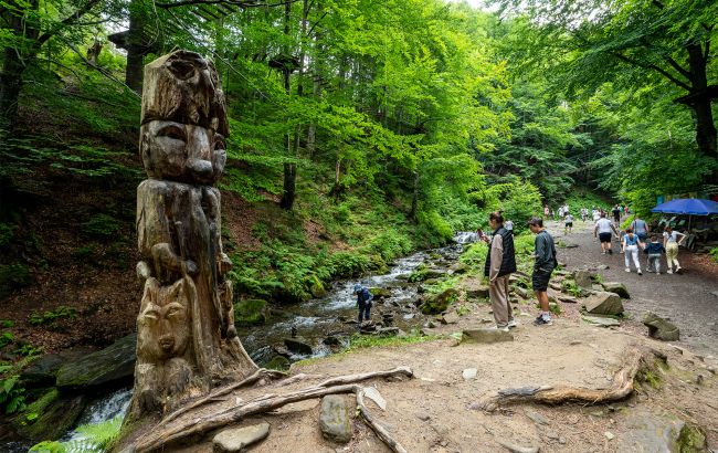 Найкрасивіші водоспади Карпат, які варто побачити власними очима Найкрасивіші водоспади Карпат, які варто побачити власними очима 1
