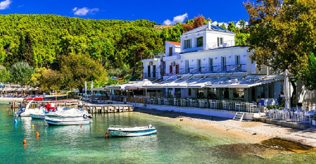 Названо секретний острів у Греції для незабутньої літньої відпустки 1 Скопелос задовольнить запити навіть найвибагливіших туристів / фото ua.depositphotos.com