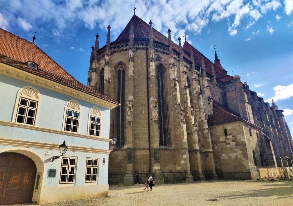 Не тільки замок Дракули: чим туристів приваблює трансільванське місто Брашов 12 Не тільки замок Дракули: чим туристів приваблює трансільванське місто Брашов