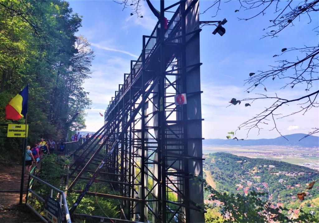 Не тільки замок Дракули: чим туристів приваблює трансільванське місто Брашов 41 Не тільки замок Дракули: чим туристів приваблює трансільванське місто Брашов