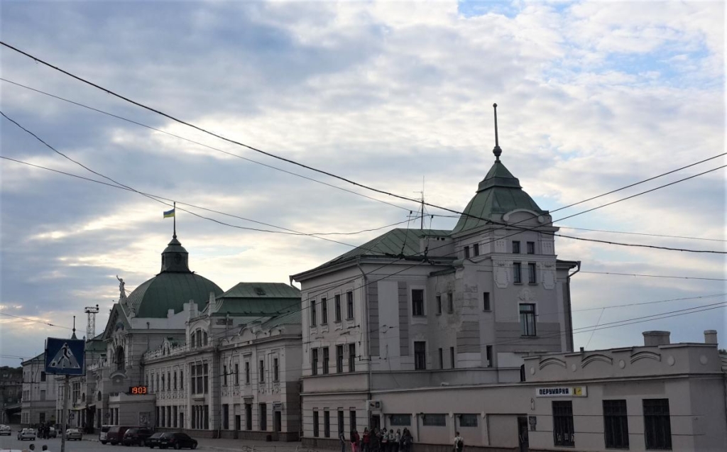 Недосяжна Румунія: як українцям зручно та бюджетно потрапити до місцевих аеропортів 2 Найкраще їхати до Румунії з Чернівців / фото Марина Григоренко