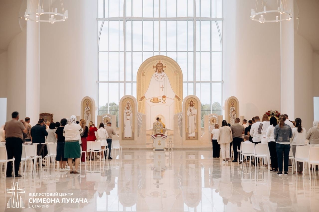 Неймовірної краси паломницькій центр в Україні з підземною базилікою: вражає навіть досвідчених туристів Неймовірної краси паломницькій центр в Україні з підземною базилікою: вражає навіть досвідчених туристів 7