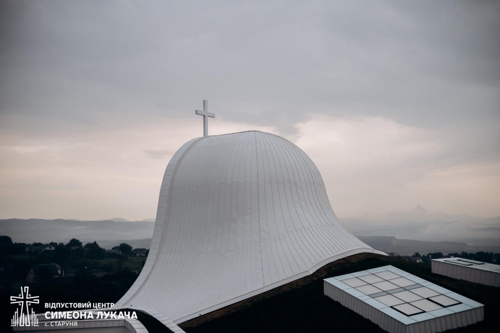 Неймовірної краси паломницькій центр в Україні з підземною базилікою: вражає навіть досвідчених туристів Неймовірної краси паломницькій центр в Україні з підземною базилікою: вражає навіть досвідчених туристів 5