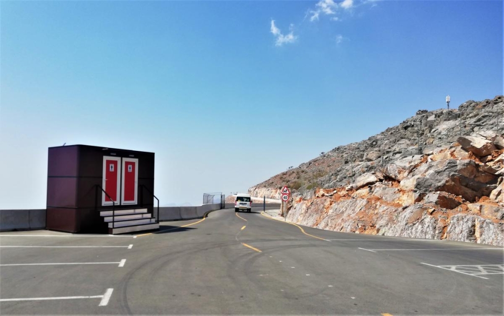 Незвідані Емірати: велич і спокій Рас-ель-Хайми 103 Ідеальні дороги і санвузли на вершині Джебель Джейс / фото Марина Григоренко