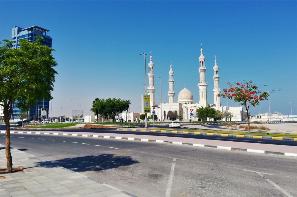 Незвідані Емірати: велич і спокій Рас-ель-Хайми 12 Ідеальні дороги в Рас-ель-Хаймі / фото Марина Григоренко