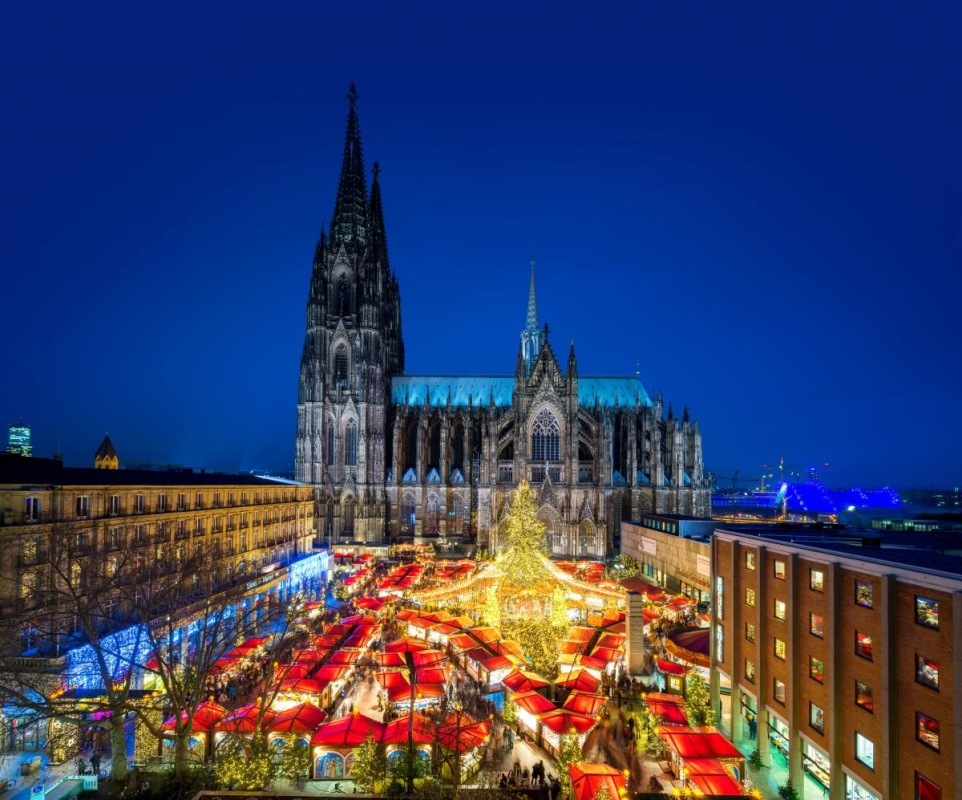 Новий рік за кордоном: доступна екзотика та довга дорога до Європи 5 Кельнський різдвяний ярмарок – один із найвідоміших не лише в Німеччині, а й в Європі / фото ua.depositphotos.com