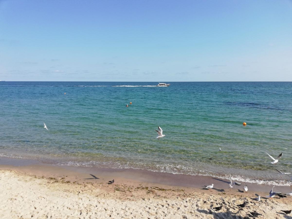 Оксамитовий сезон в Україні Vs за кордоном: куди краще вирушити на море восени 1 Проживання на береговій лінії в Одесі – задоволення не з дешевих / фото Марина Григоренко