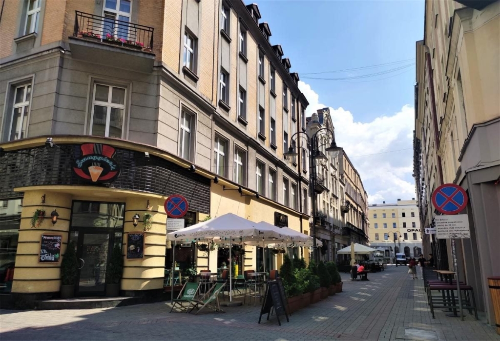 Пересадка в Катовіце: як дістатися до аеропорту, чим зайняти себе в місті 16 Пересадка в Катовіце: як дістатися до аеропорту, чим зайняти себе в місті