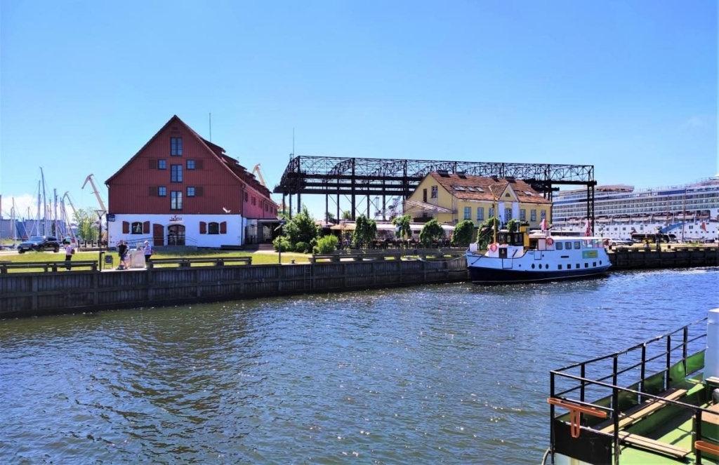 Центр Клайпеди Центральна площа Клайпеди з історичними будівлями та туристами, що прогулюються у 2026 році.