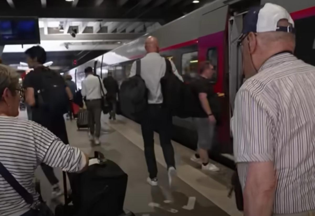 Популярні європейські нічні потяги знаходяться на межі скасування 1 Активісти вимагають не допустити цього та вже звернулися до президента Франції / Фото: скріншот з відео