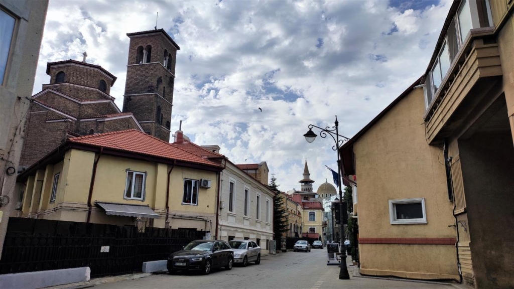 Приємна несподіванка: чому українцям варто звернути увагу на чорноморські пляжі Румунії 60 Ще трохи центральних вулиць Констанци / фото Марина Григоренко