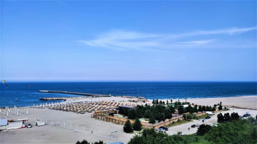 Приємна несподіванка: чому українцям варто звернути увагу на чорноморські пляжі Румунії 3 Приємна несподіванка: чому українцям варто звернути увагу на чорноморські пляжі Румунії