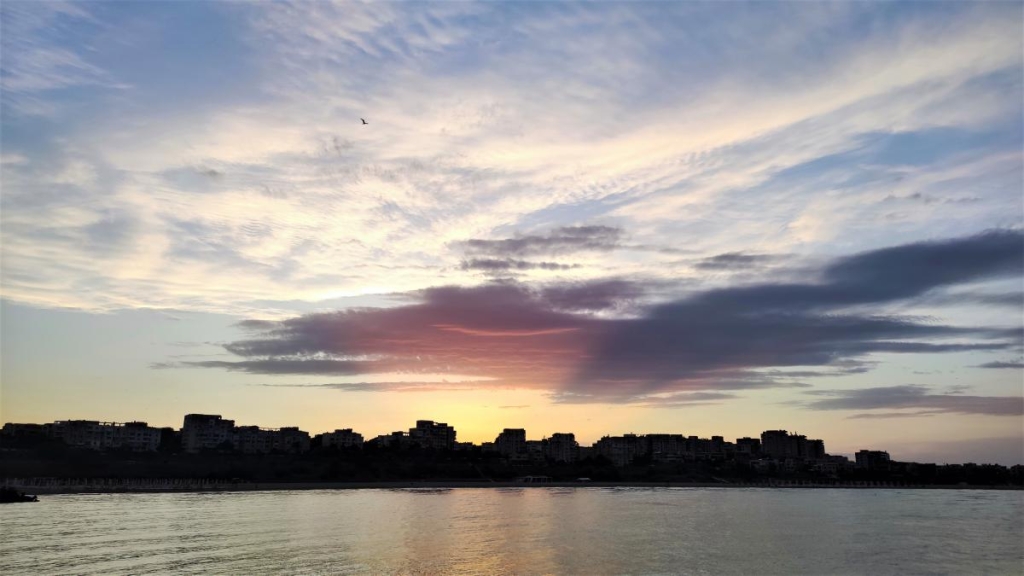 Приємна несподіванка: чому українцям варто звернути увагу на чорноморські пляжі Румунії 61 Поряд с пляжами Констанци є чимало варіантів розміщення для туристів / фото Марина Григоренко