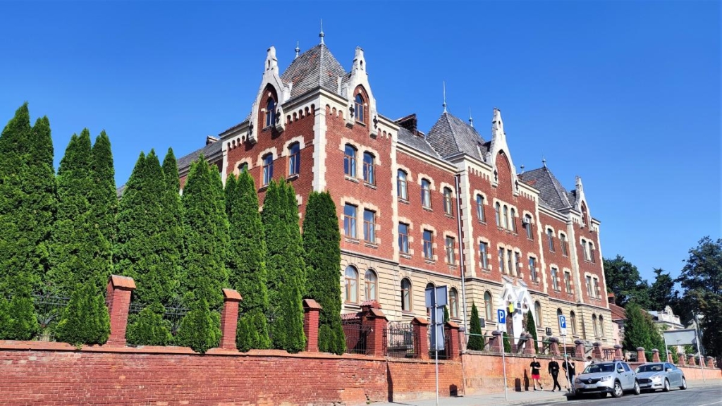 Університет Франка, Дрогобич Будівля університету Франка в Дрогобичі: осередок освіти та архітектурна краса