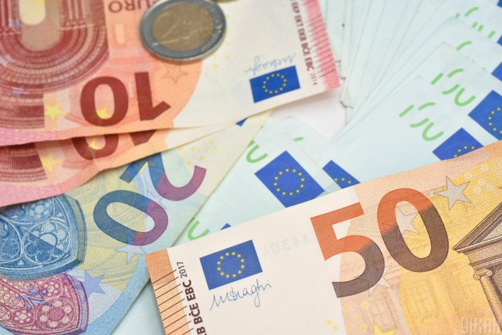 Скільки грошей можна вивозити за кордон: у разі порушення вас оштрафують 2 Скільки можна вивозити валюти з України / фото ТА