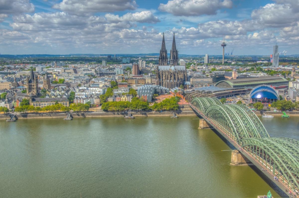 Туристичний бум в Німеччині під час Євро-2024: головні "родзинки" міст-господарів чемпіонату 11 Кельн є одним з найбільш туристичних міст Німеччини / фото ua.depositphotos.com