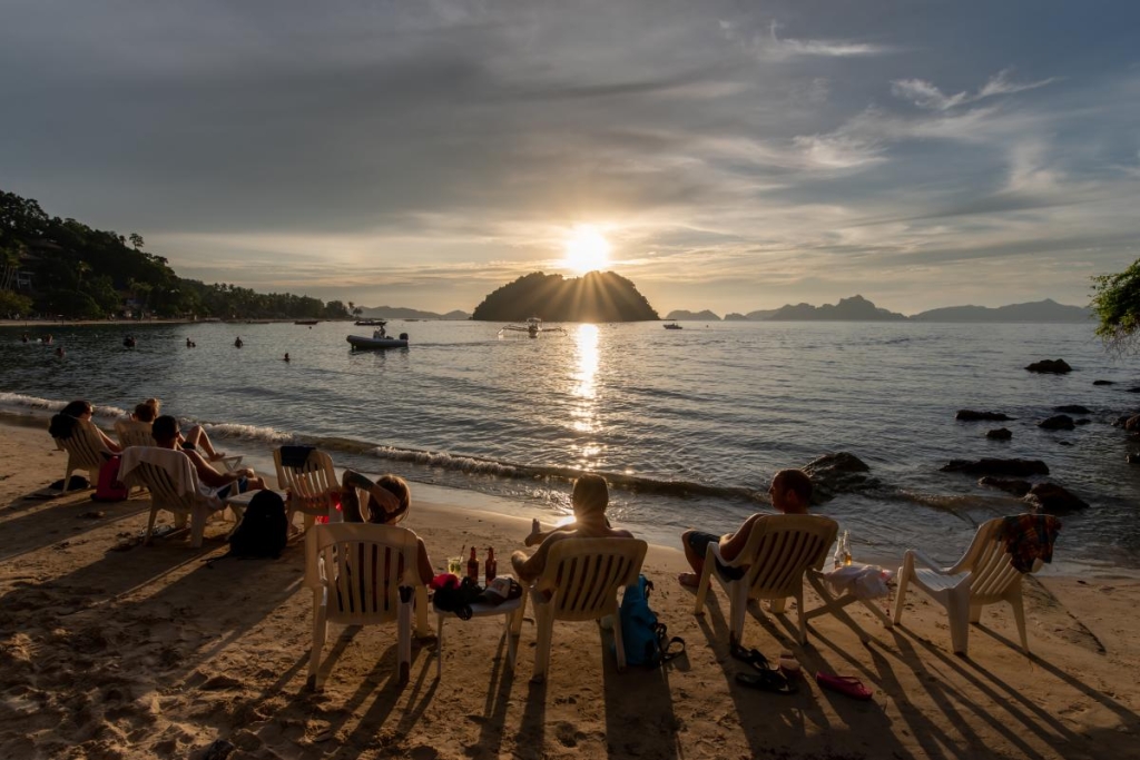 Туристів зобов'язали завжди носити із собою паспорти на популярному курорті 1 Туристам на Балі тепер доведеться брати паспорти навіть на пляжі / фото ua.depositphotos.com